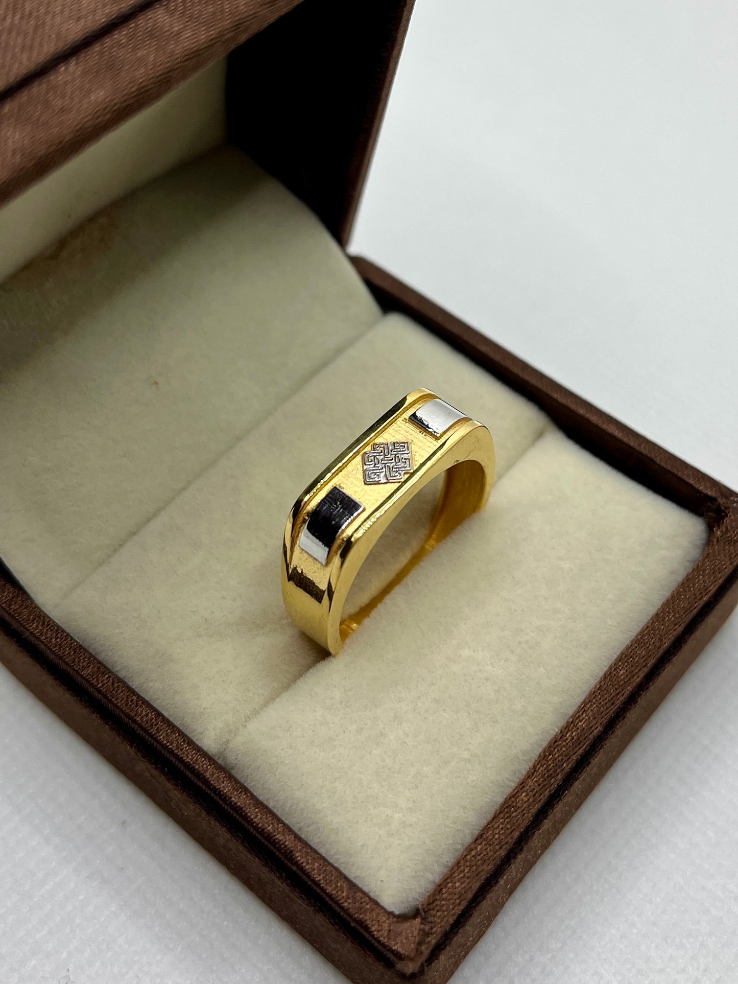Infinity Knot Ring